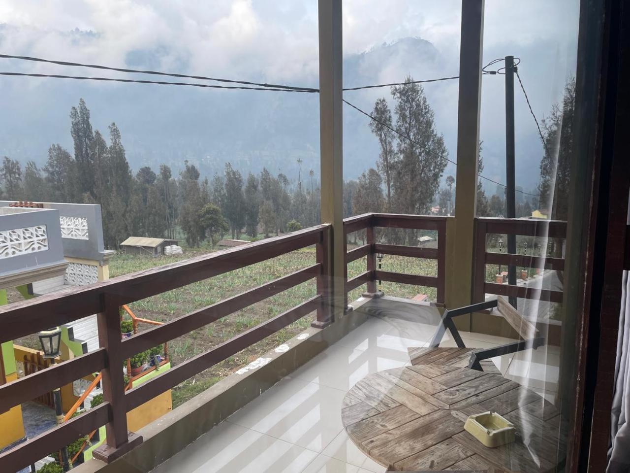 Bromo Semesta Guesthouse Probolinggo Exterior photo